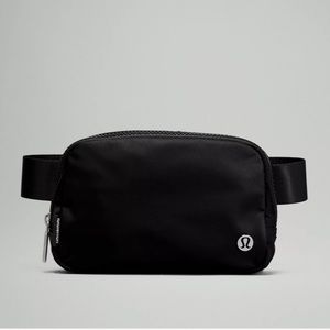 Lululemon Everywhere Belt Bag